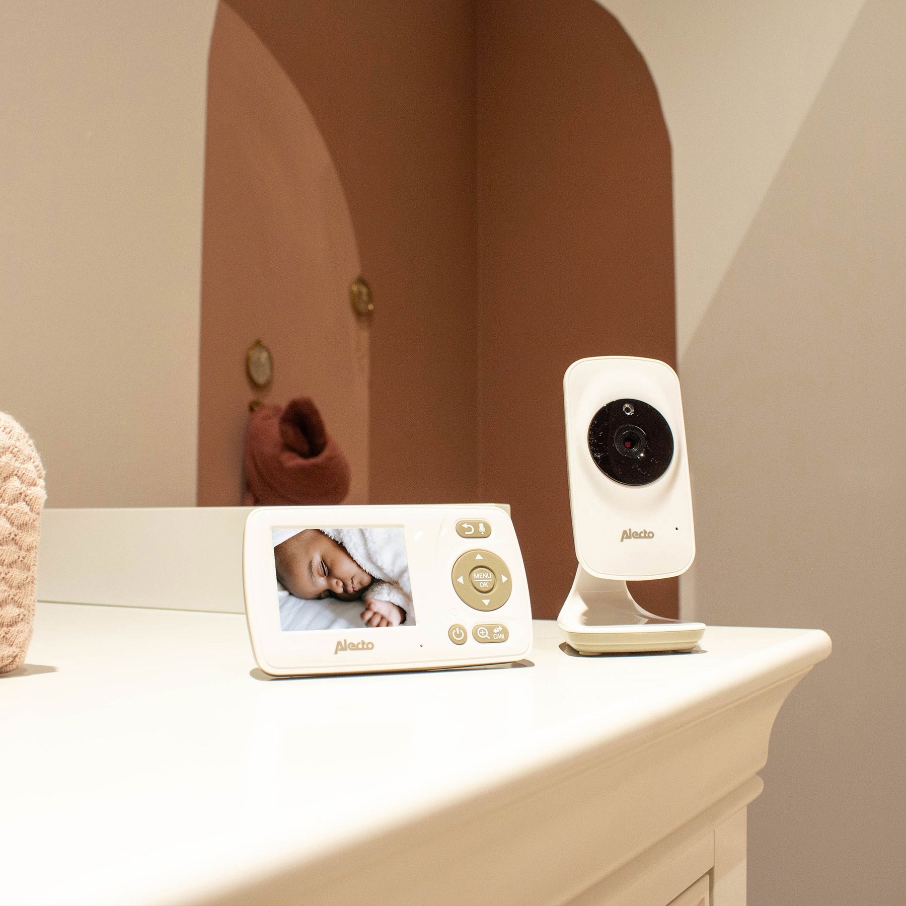 Видеоняня Alecto с цветным дисплеем 2,4 дюйма, DVM-71