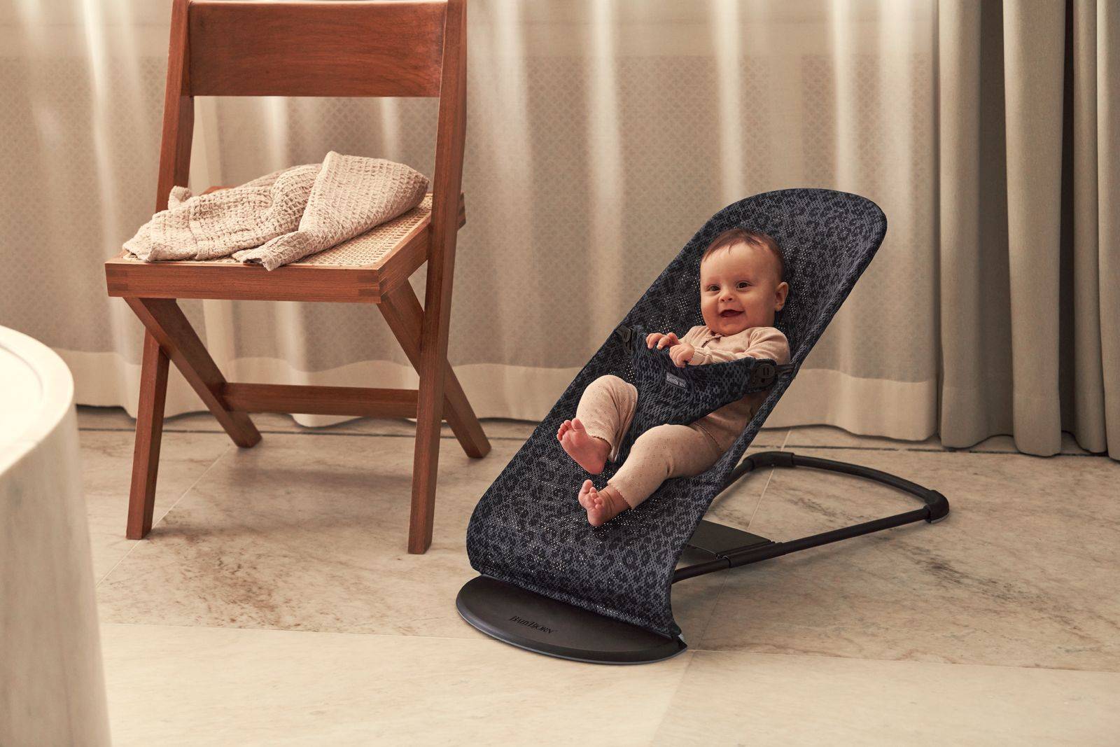 Кресло-качалка BabyBjorn Bliss Mesh