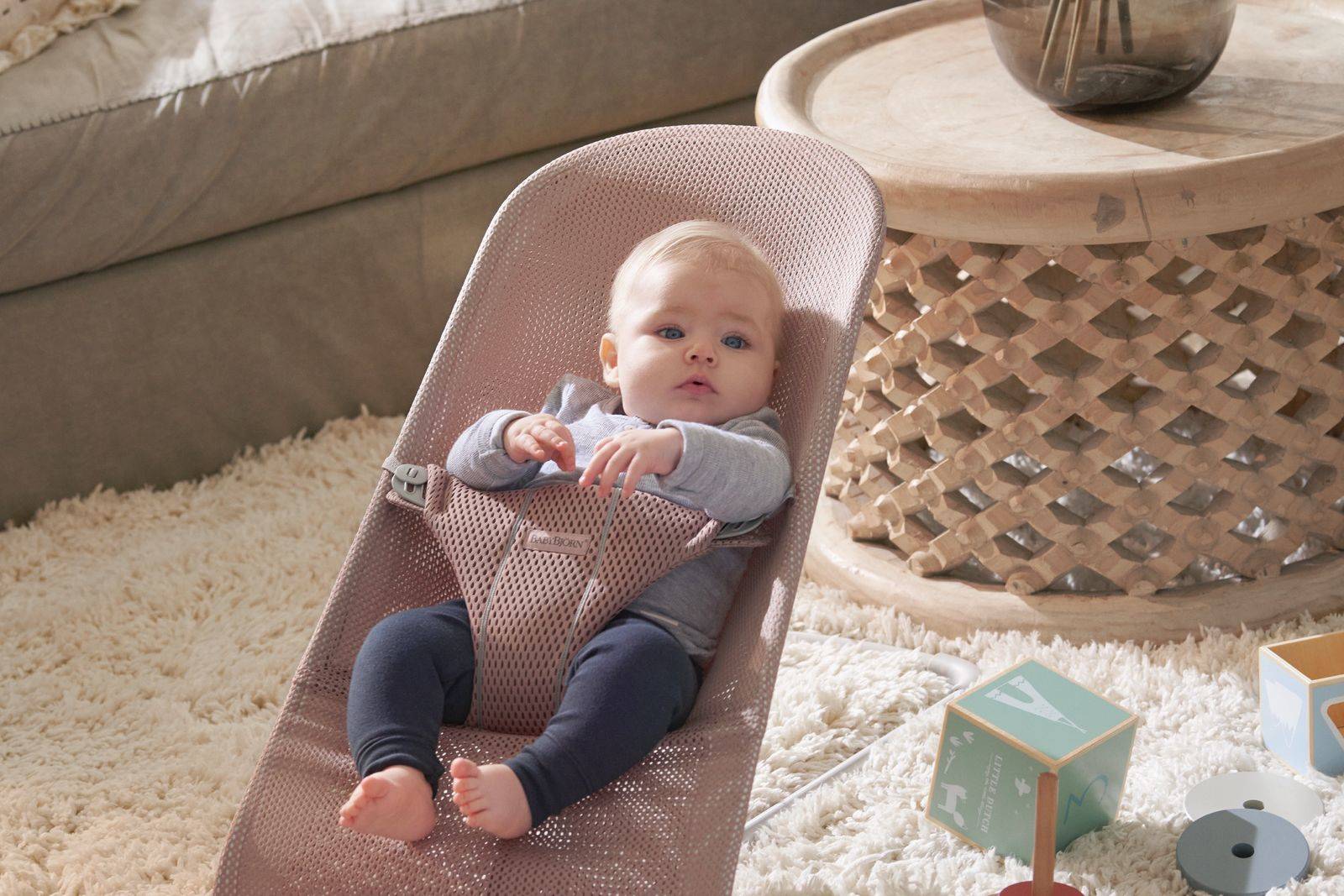 Кресло-качалка BabyBjorn Bliss Mesh