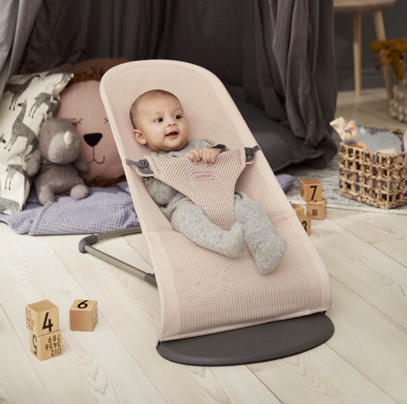 Кресло-качалка BabyBjorn Bliss Mesh