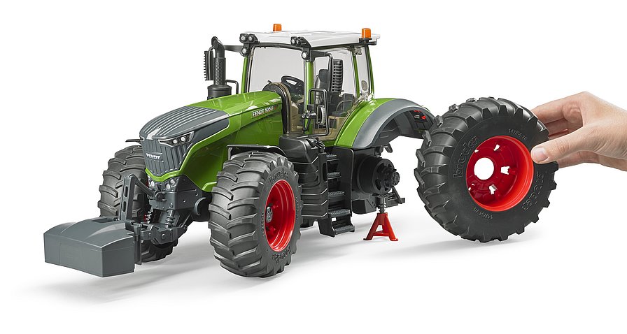 Игрушка BRUDER Трактор Fendt 1050 Vario 1:16, 04040