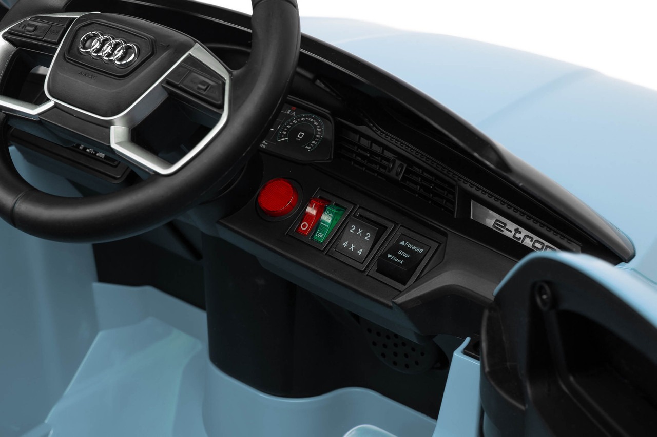 Детский электромобиль Caretero (Toyz) Audi E-tron Sportback 12 В