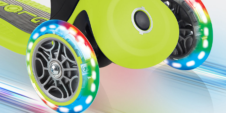 Детский 3-колесный самокат 3 в 1 Globber Go-up deluxe fantasy lights с сиденьем и родительской ручкой, 646