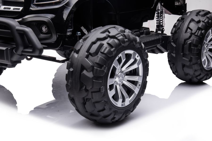 Электромобиль LeanToys Mercedes DK-MT950 4x4 лакированный 2х12 В