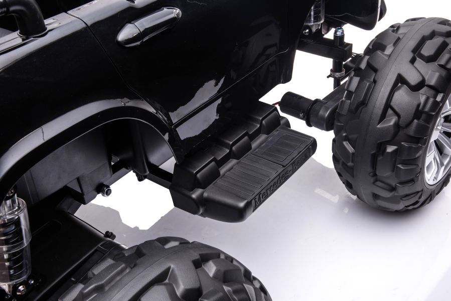 Электромобиль LeanToys Mercedes DK-MT950 4x4 лакированный 2х12 В