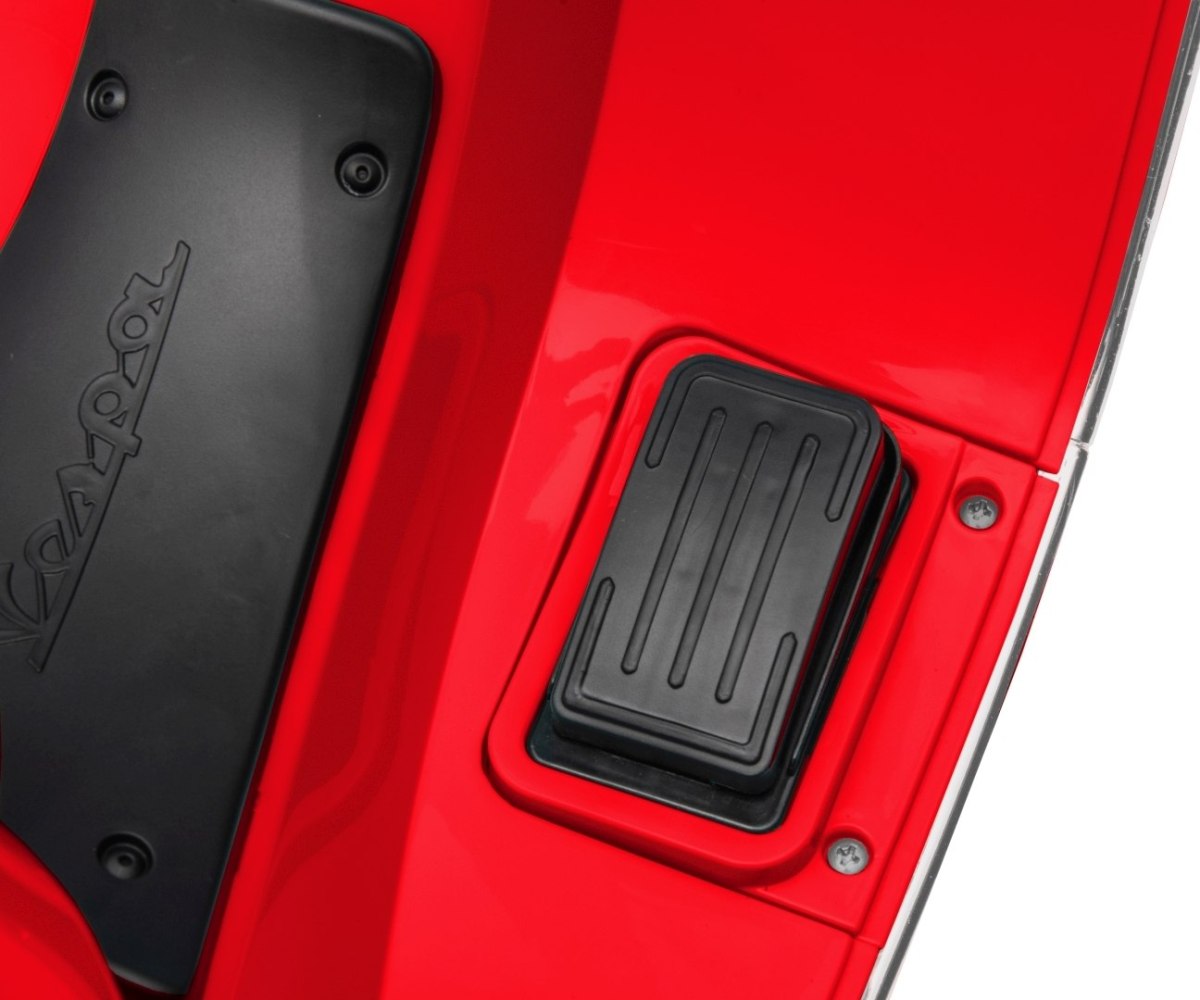 Электромобиль-мопед Milly Mally Vespa GTS Super 2х6 В