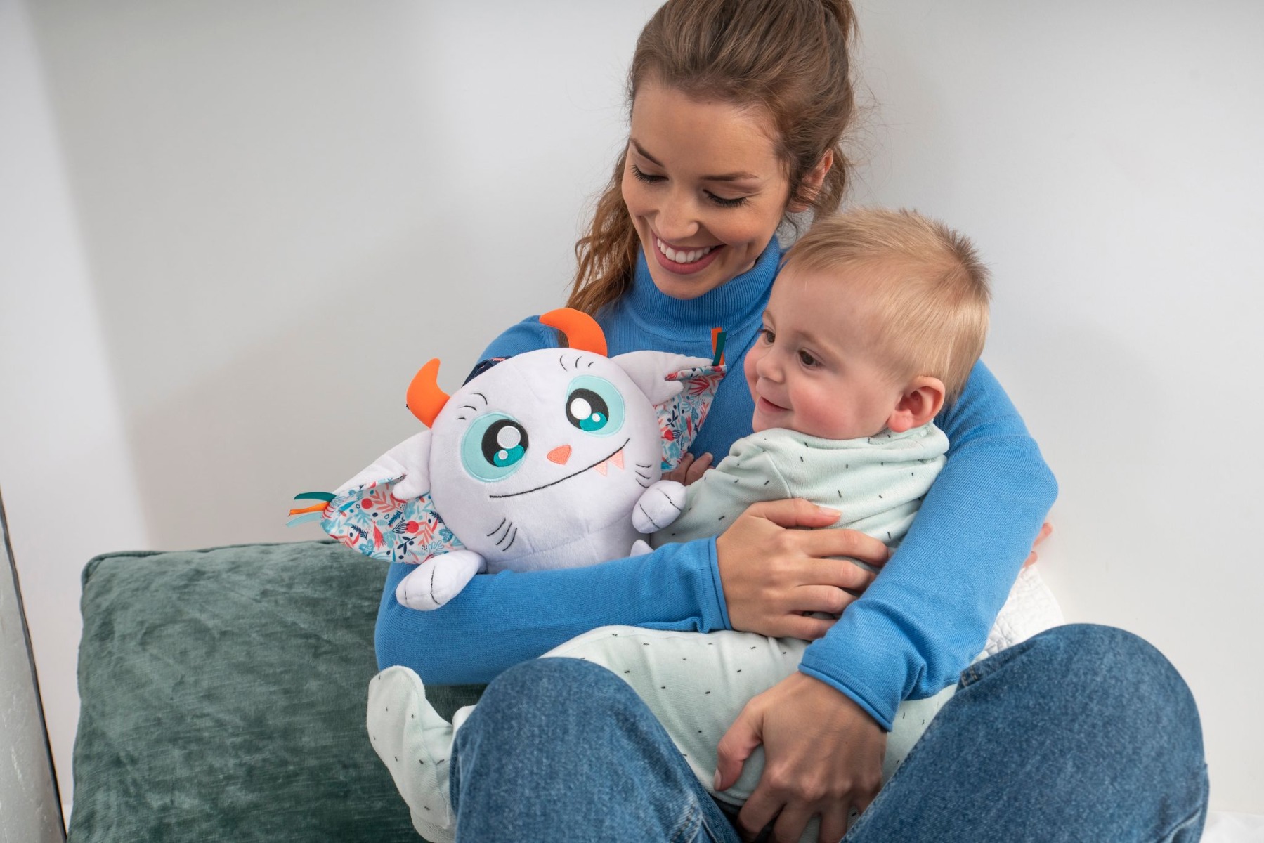 Мягкая развивающая игрушка-талисман Miniland Education поющий Монстр, MLZ75002