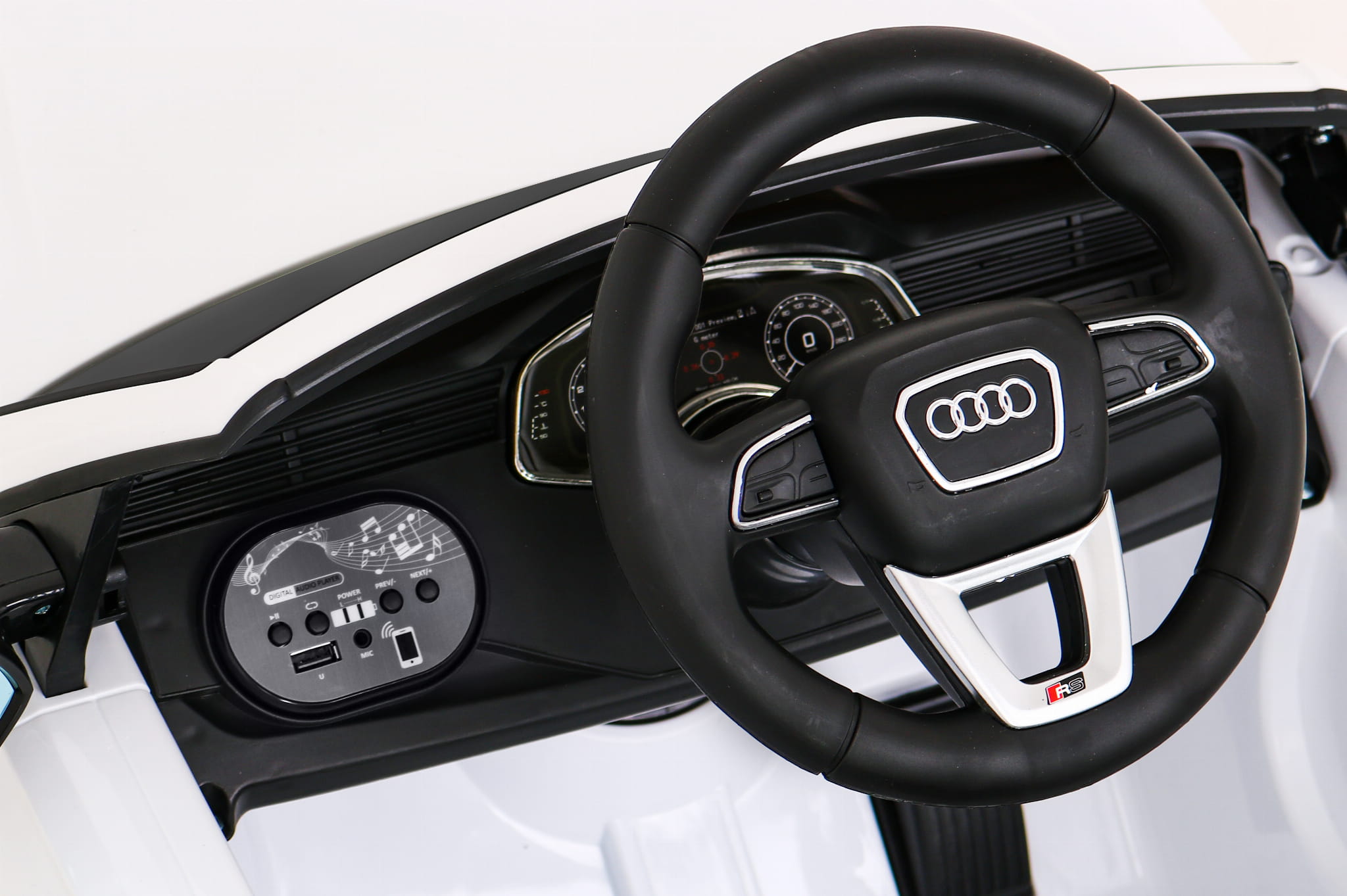 Электромобиль Ramiz Audi RS Q8 12 В на пульте управления