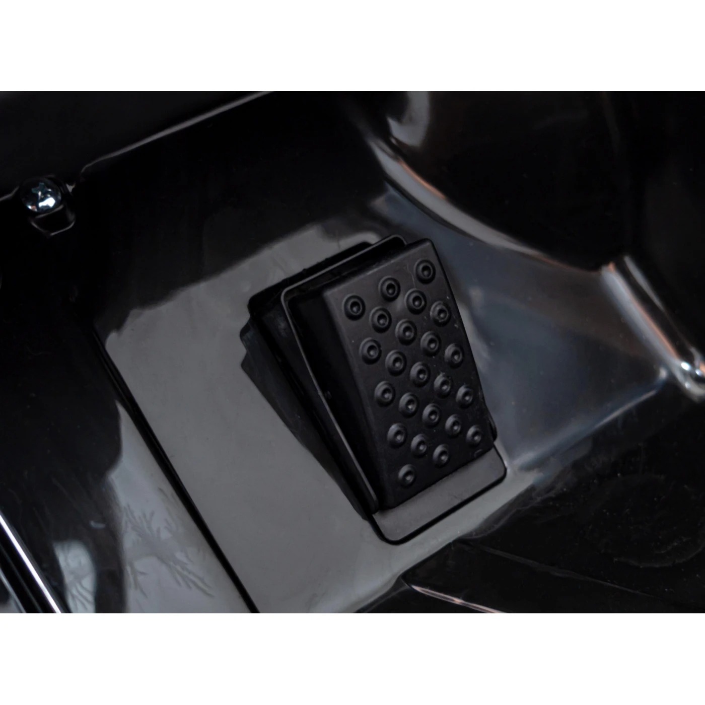 Электроавтомобиль Ramiz Aston Martin DBX Audio LED 12 В