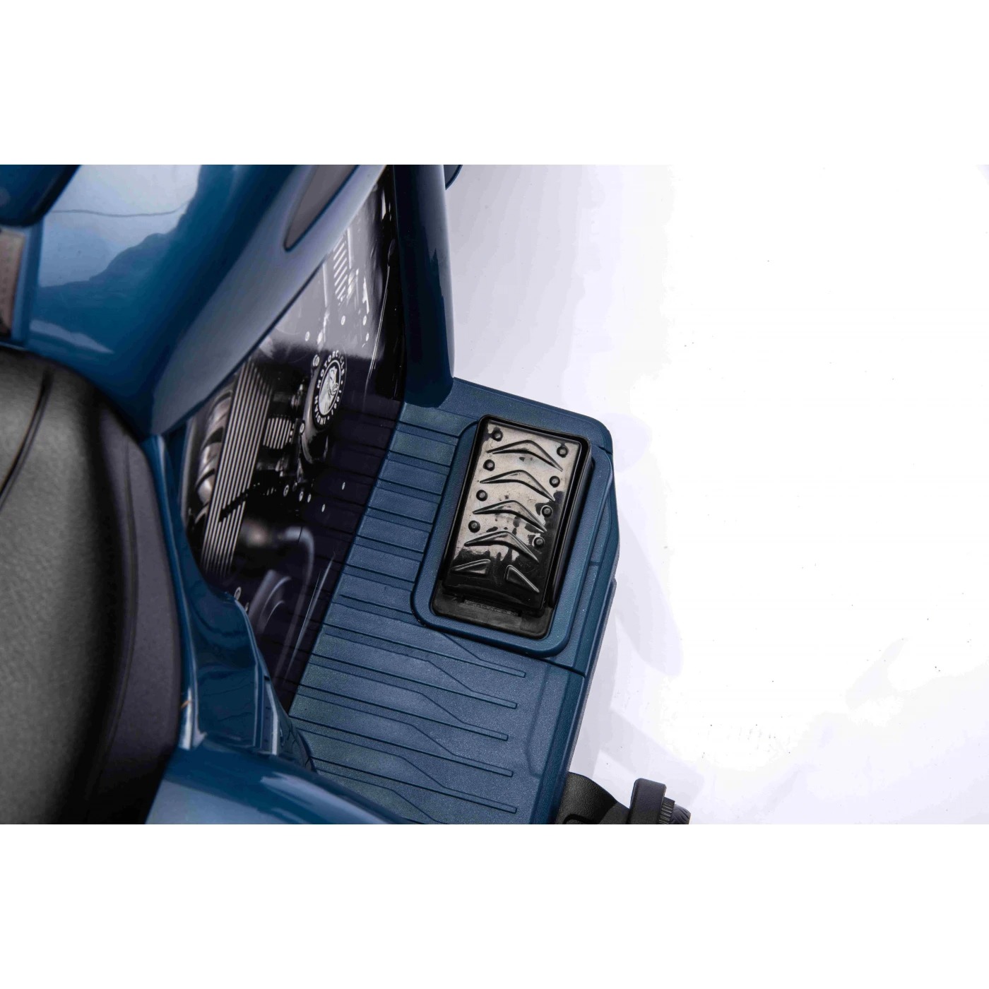 Детский электромотоцикл Ramiz Chopper Indian 6 В