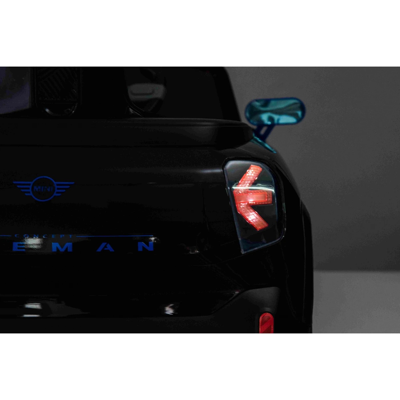 Детский электромобиль Ramiz Mini Concept Aceman 12 В