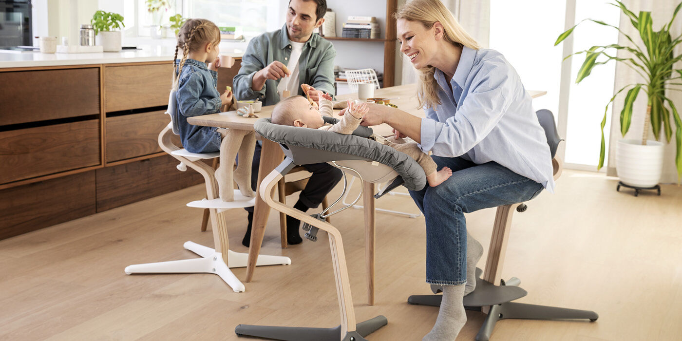 Стульчик для кормления Stokke Nomi основание Oak (дуб)